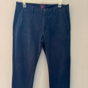 UNTUCKit Size 36 X 30 (straight fit)